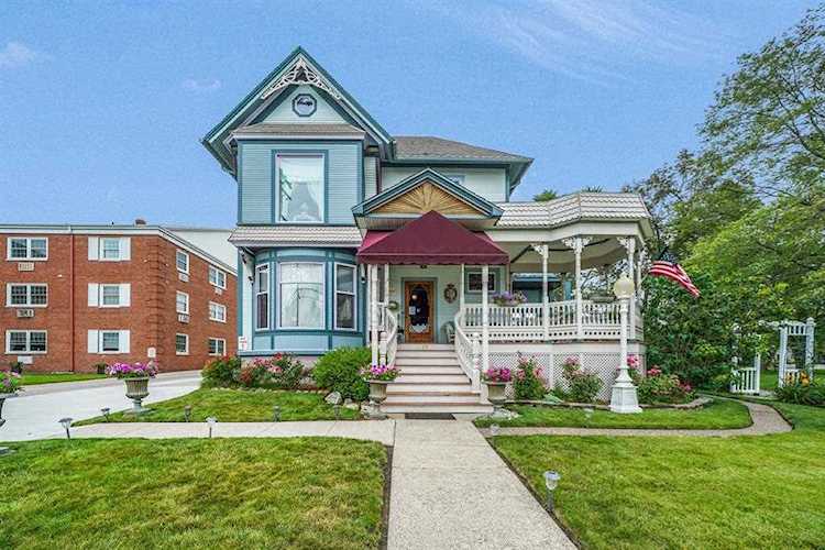 1259 Lakeshore Dr Muskegon, MI 49441