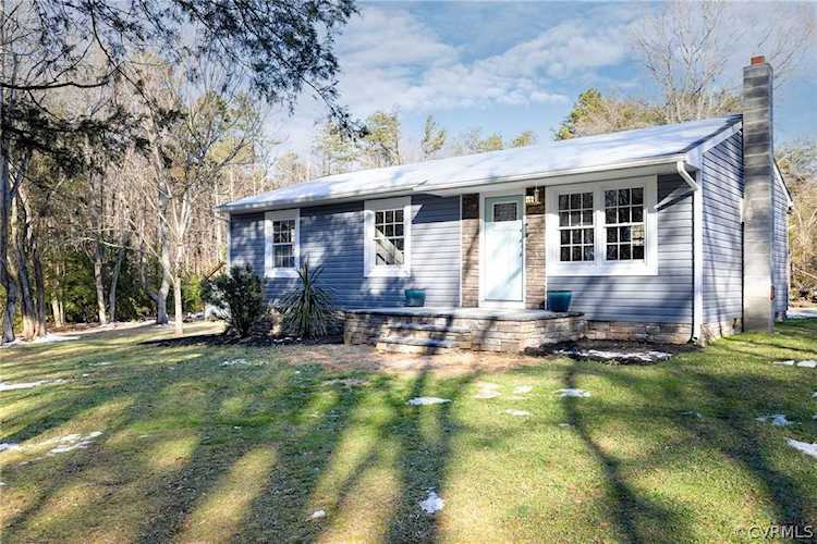 5320 Cartersville Rd Powhatan, VA 23139