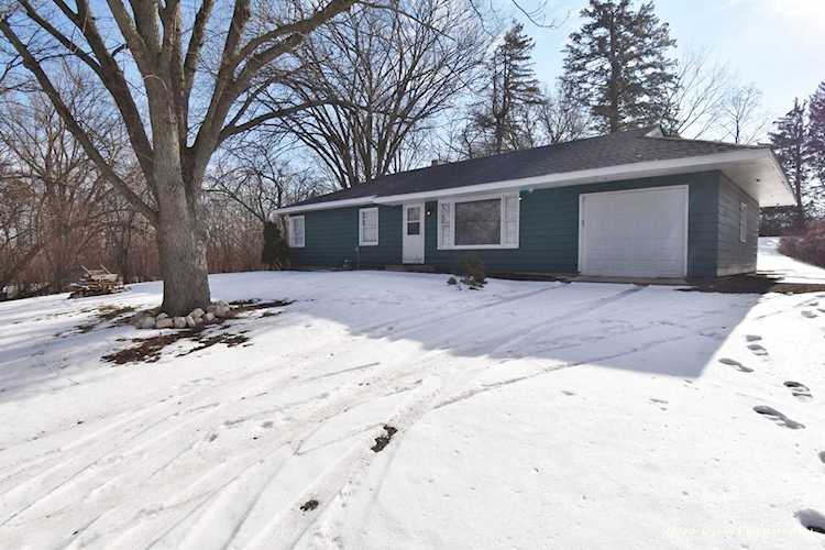 2815 Campton Hills Dr St. Charles, IL 60175
