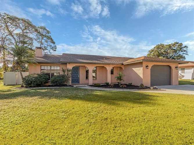 840 E Seminole Dr Venice, FL 34293
