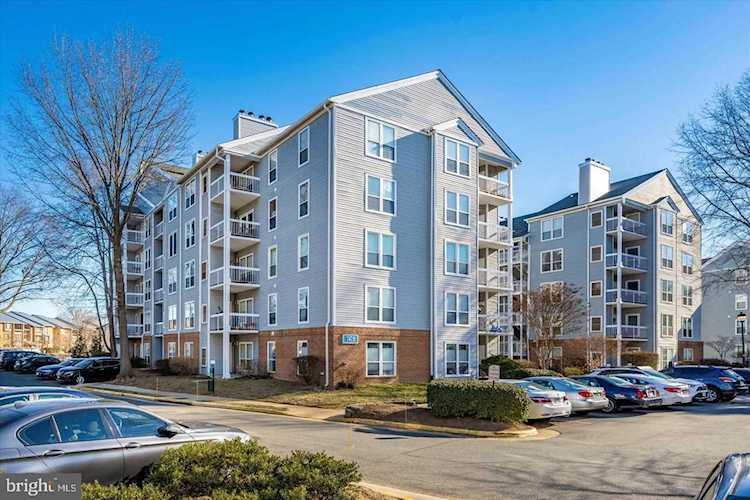 3175 Summit Square Dr #5-B7 Oakton, VA 22124 | MLS VAFX2003500 Photo 1