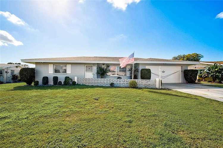 2462 Breakwater CIRCLE Sarasota, FL 34231