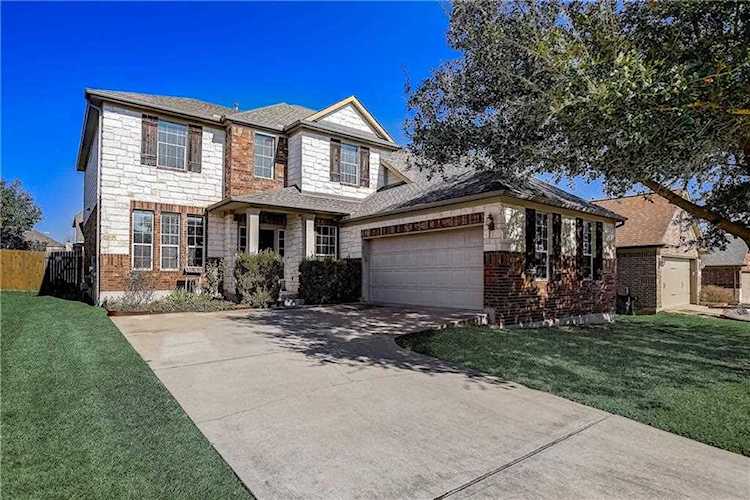 2304 Ambling TRL Pflugerville, TX 78660