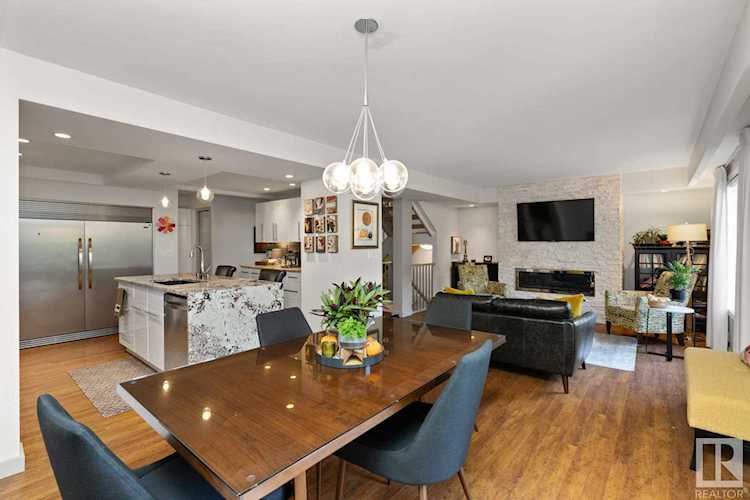111 Grandin Woods Estates St. Albert, AB T8N 2Y4