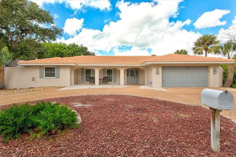 702 Birdsong Ln Sarasota, FL 34242