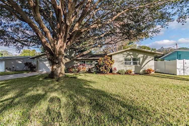 975 Phyllis Ave Largo, FL 33771