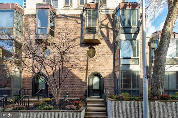2025 Chancellor St Philadelphia, PA 19103