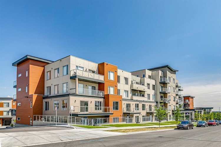 71 Shawnee Common SW #202 Calgary, AB T2Y 0R2