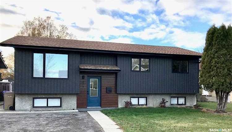 306 Howe Place Regina, SK S4R 8M5