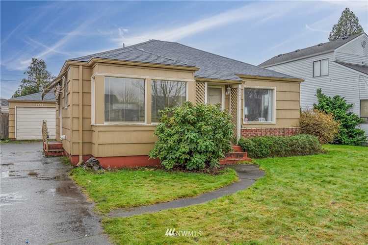 2943 Field St Longview, WA 98632