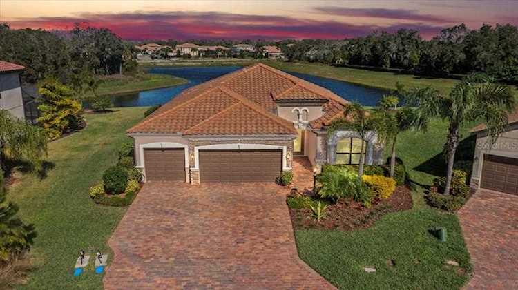 3615 Scrub Creek RUN Lakewood Ranch, FL 34211