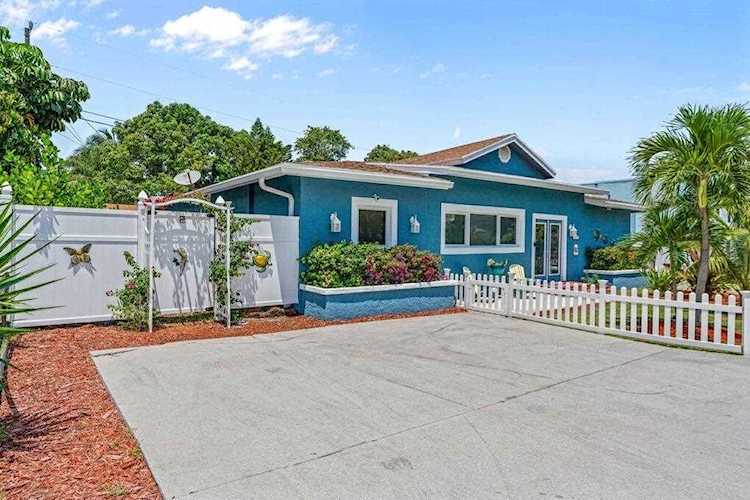 1827 Len Drive North Palm Beach, FL 33408