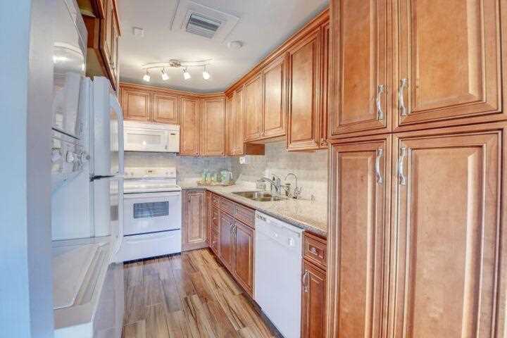 1131 Violet Terrace #103 Delray Beach, FL 33445