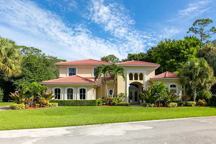 8200 SW Cattleya Drive Stuart, FL 34997