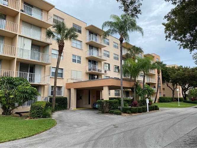 470 Executive Center Dr #1-H West Palm Beach, FL 33401