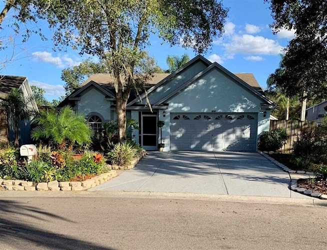 9757 Fox Hollow Rd Tampa, FL 33647
