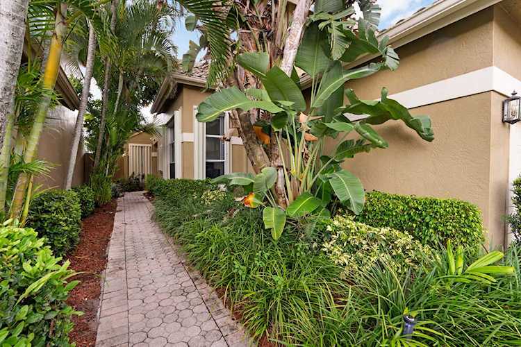 6636 NW 25th Avenue Boca Raton, FL 33496