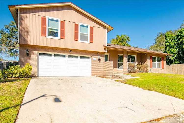 4023 Braesgate Ln Tampa, FL 33624
