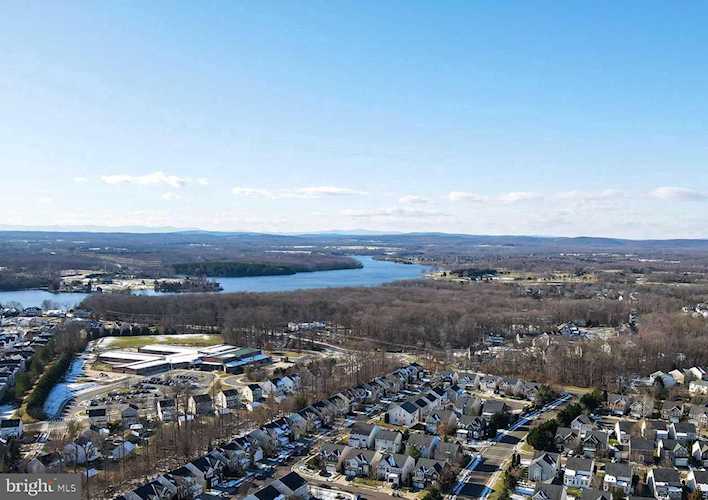 8311 Kinsley Mill Place Gainesville, VA 20155