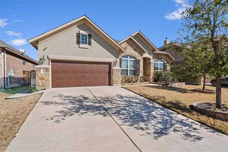 204 Fort Hood LN Georgetown, TX 78628