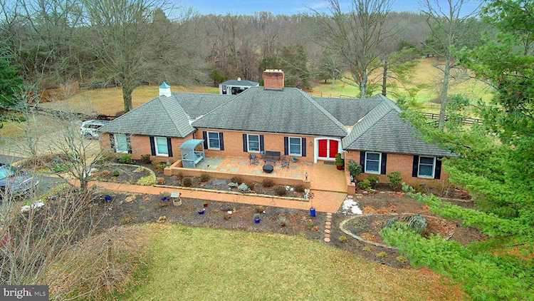 8645 Old Waterloo Rd Warrenton, VA 20186 | MLS VAFQ2002692 Photo 1