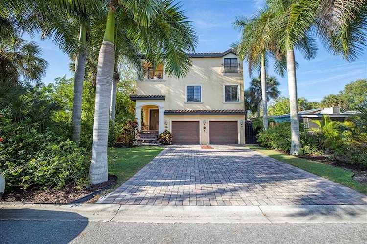 702 Treasure Boat WAY Sarasota, FL 34242
