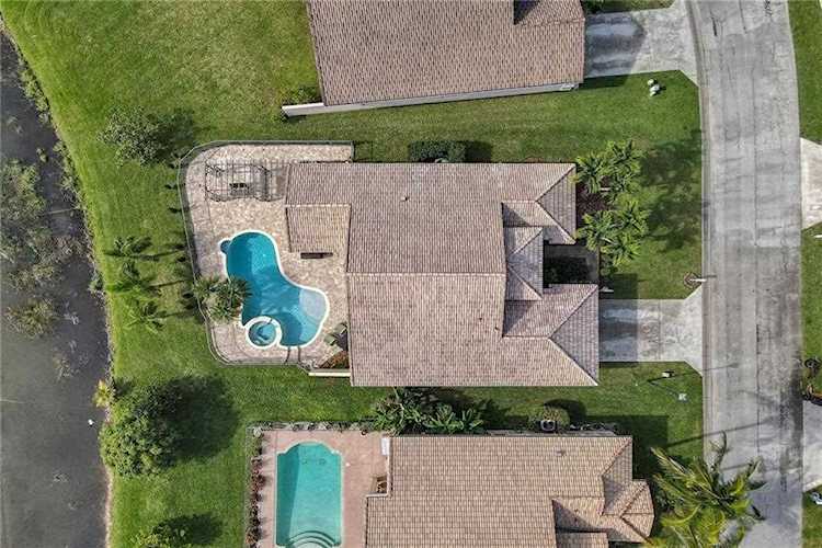 9336 Cove Point Circle Boynton Beach, FL 33472
