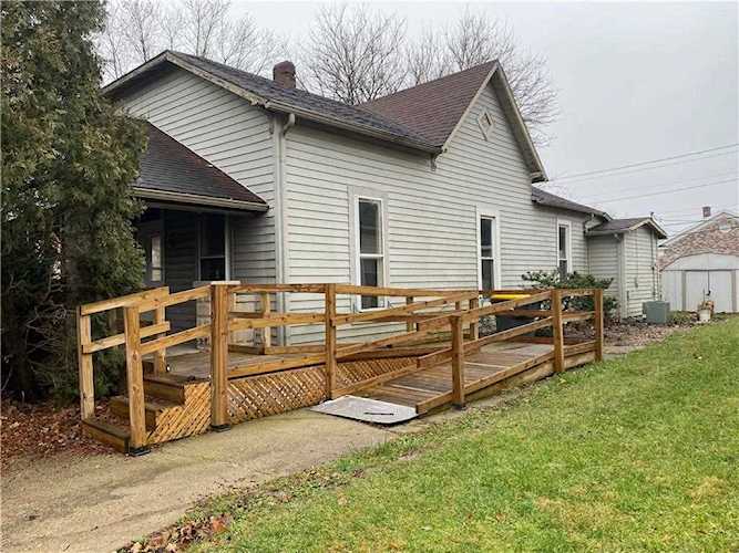 807 Cottage Ave Anderson, IN 46012 | MLS 21834013 Photo 1