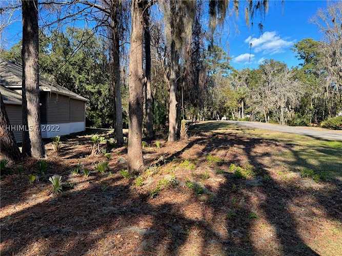 30 Wax Myrtle Ct Hilton Head Island, SC 29926