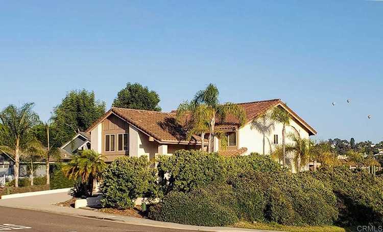 2601 Jacaranda Ave Carlsbad, CA 92009