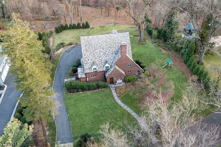 69 Edgewood Rd Summit, NJ 07901