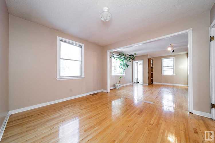 11310 58 Street Edmonton, AB T5W 3W5