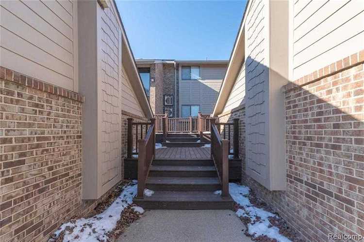 11795 Sycamore Dr Plymouth Twp, MI 48170 | MLS 2220003688 Photo 1