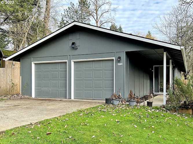 4530 SW 48th Ave Portland, OR 97221