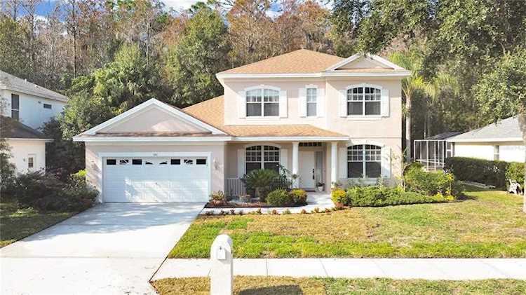 561 Lakewood Dr Oldsmar, FL 34677