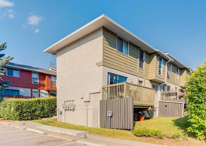 6915 Ranchview Dr NW #67 Calgary, AB T3G 1R8