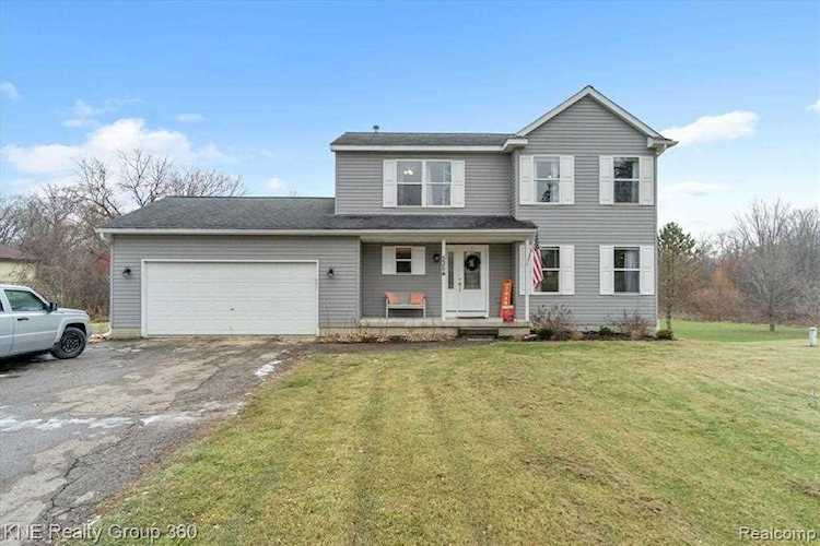 5354 E Mount MorrisMt. Morris TwpMt. Morris TwpLots to love about this beauty! Airy kitchen with eat in counter that opens up to the bright...Genesee2210101228MI48458home for sale$213,000 Photo 1