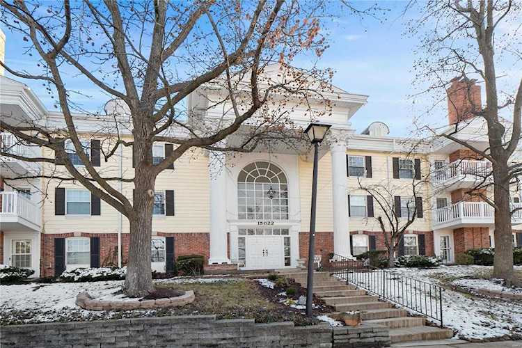 15022 Claymoor Court Chesterfield, MO 63017