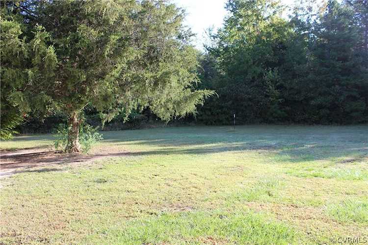12 Judeah Rd Cumberland, VA 23040