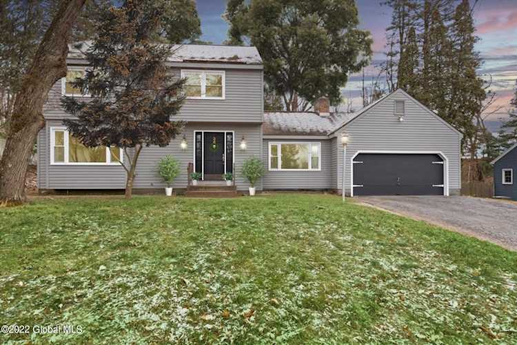 34 Pheasant Ridge Dr Loudonville, NY 12211 | MLS 202210813 Photo 1