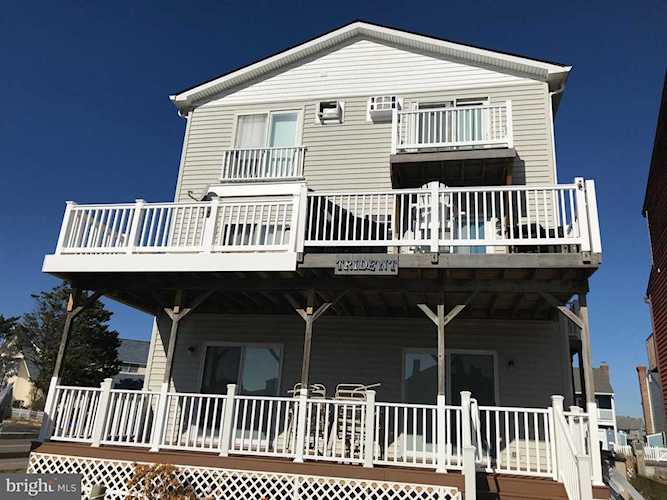 Trident 619 Bayshore Ct #C Ocean City MD condo for sale | BEACHLIFE Photo 1