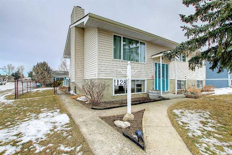 128 4 Ave NW Airdrie, AB T4B 1E1