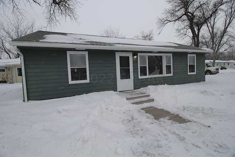 302 1st St West Fargo, ND 58078 | MLS 22-249 Photo 1