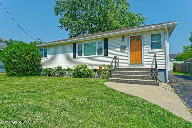 4 Natick St Albany, NY 12205