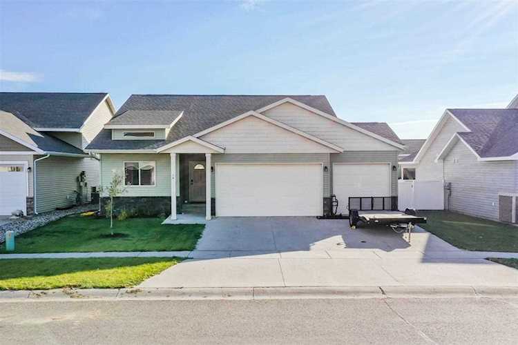 14 Harmony Blvd Surrey, ND 58785