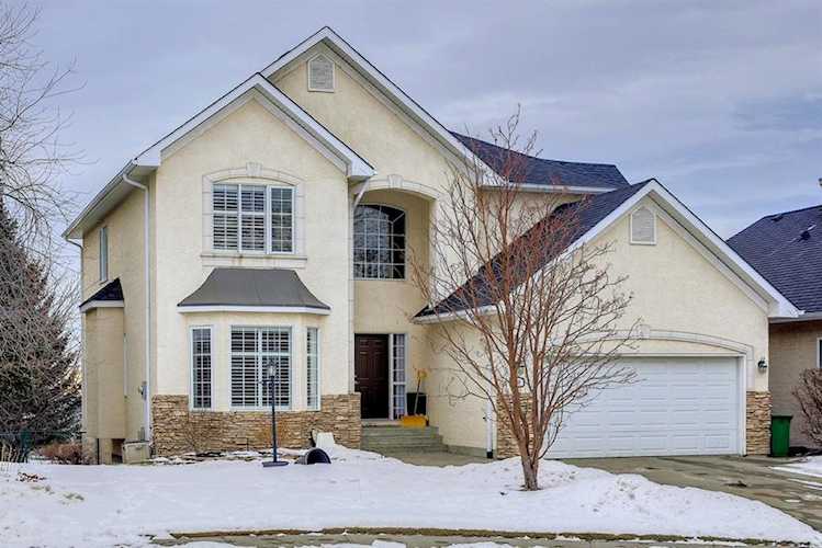 120 Gleneagles Close Cochrane, AB T4C 1N7