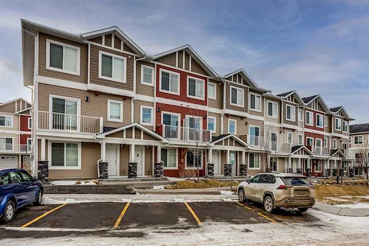 58 Redstone Circle NE Calgary, AB T3N 0M8