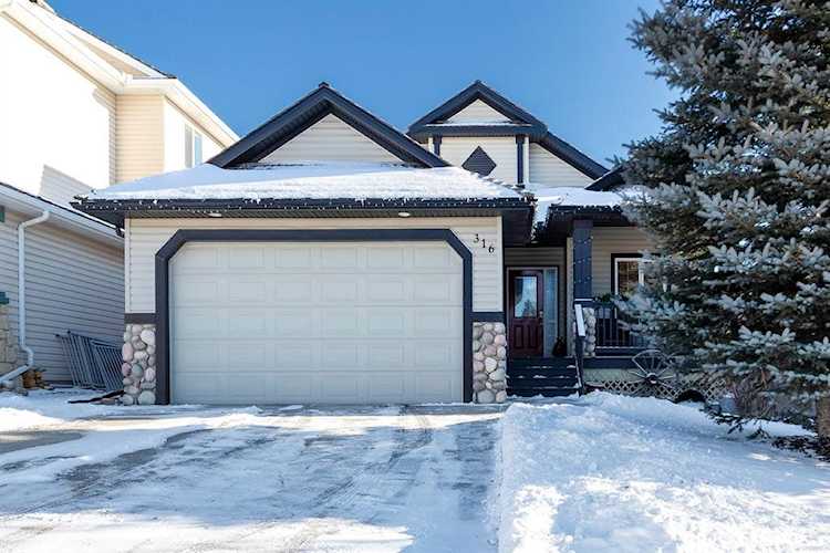 316 Gleneagles View Cochrane, AB T4C 2H4