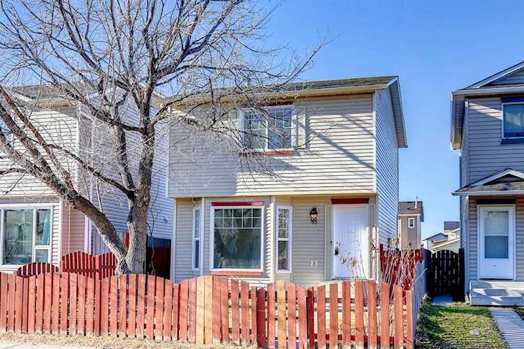 80 Martinbrook Rd NE Calgary, AB T3J 3E1