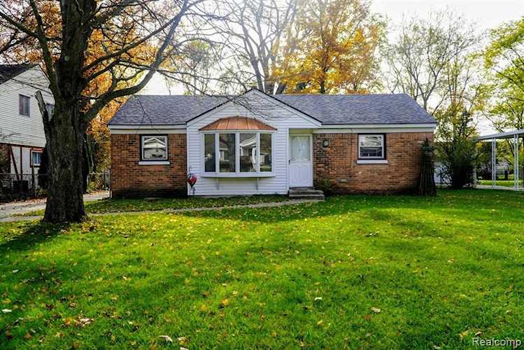 29661 Bretton St Livonia, MI 48152 | MLS 2220005250 Photo 1